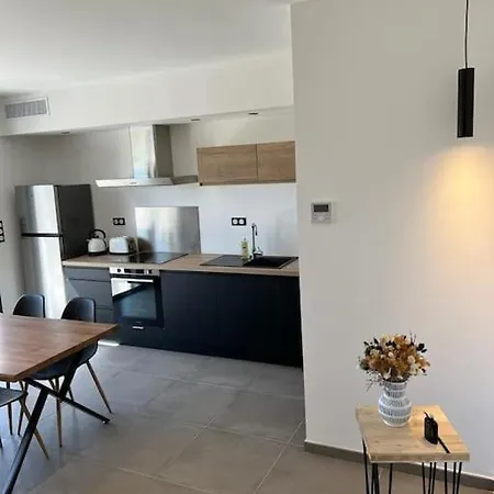 Logement Neuf-Ghisonaccia Centre, A 5Min De La Mer Exterior foto