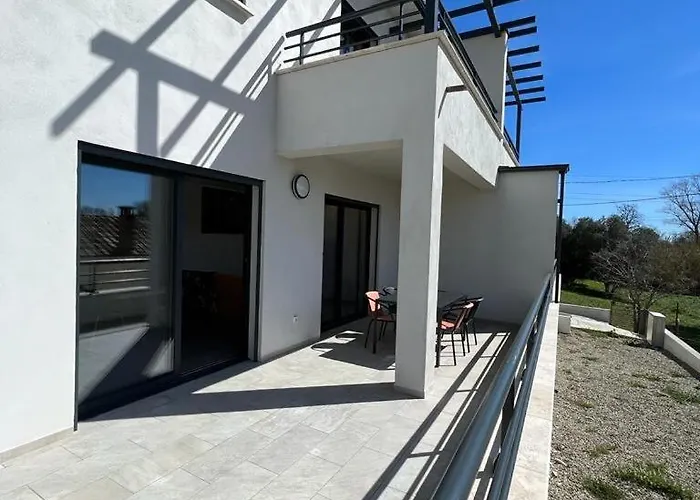 Logement Neuf-Ghisonaccia Centre, A 5Min De La Mer